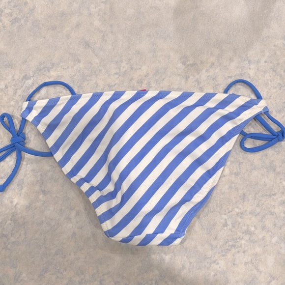 🎉2xHP🎉Victoria’s Secret Ruffled Bikini - Picture 6 of 8